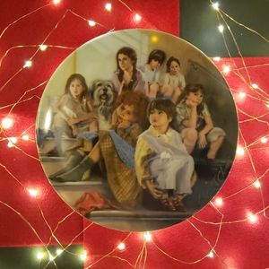 "Annie And The Orphans" collector's plate 1984